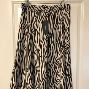 Vero Moda satan zebra print skirt size medium NWT